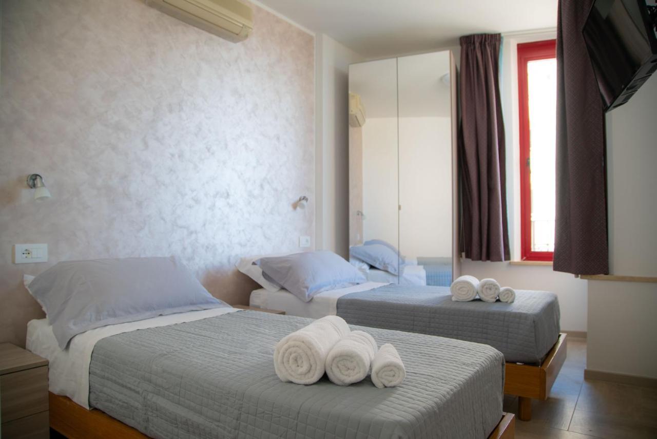 I Suoni Del Mare Apartment Porto San Giorgio Exterior photo